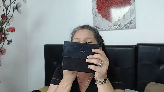 Angelinna Milf online show from January 11, 7:16 pm