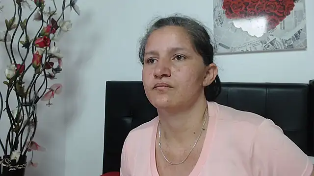 Angelinna Milf online show from January 17, 6:54 pm