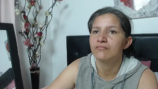 Angelinna Milf online show from January 24, 2:39 am