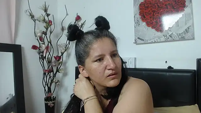 Angelinna Milf online show from February 15, 9:15 pm