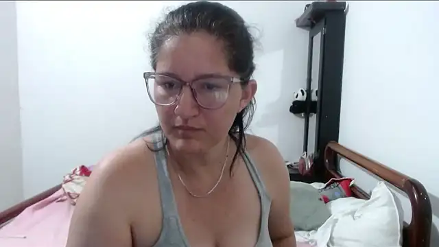 Angelinna Milf online show from September 20, 12:33 am