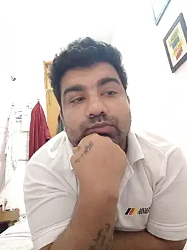 Snapshot of L9vefromAkhil chatting on February 12, 6:36 pm L9vefromAkhil online show from February 12, 6:36 pm