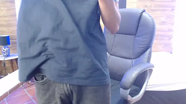 jhoellx online show from February 13, 12:32 pm