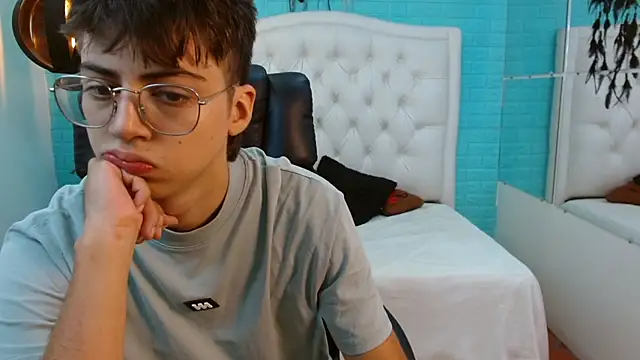 jhoellx online show from September 21, 1:02 pm