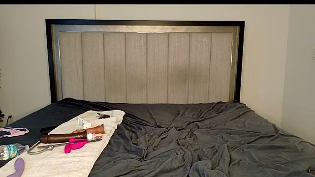 misscatxo online show from December 2, 6:32 pm