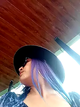 sophie banger online show from December 20, 10:00 pm