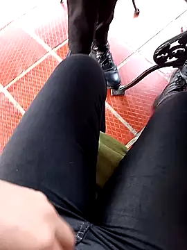 sophie banger online show from December 26, 9:15 pm