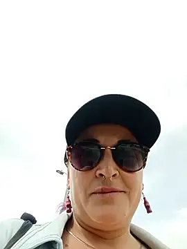 sophie banger online show from July 19, 7:28 pm