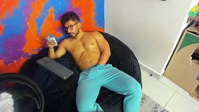 leondevereda online show from October 18, 12:13 am