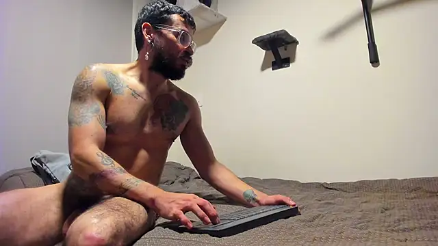 leondevereda online show from October 21, 1:17 am