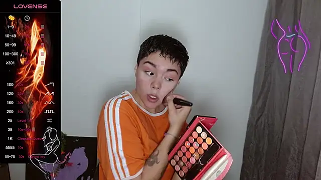 Snapshot of TRIXIE_TANG28 chatting on February 21, 2:17 am TRIXIE TANG28 online show from February 21, 2:17 am