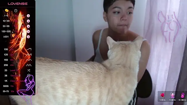 Snapshot of TRIXIE_TANG28 chatting on February 22, 5:35 pm TRIXIE TANG28 online show from February 22, 5:35 pm