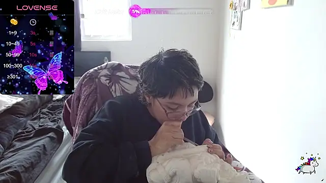 Snapshot of TRIXIE_TANG28 chatting on November 16, 6:02 pm TRIXIE TANG28 online show from November 16, 6:02 pm