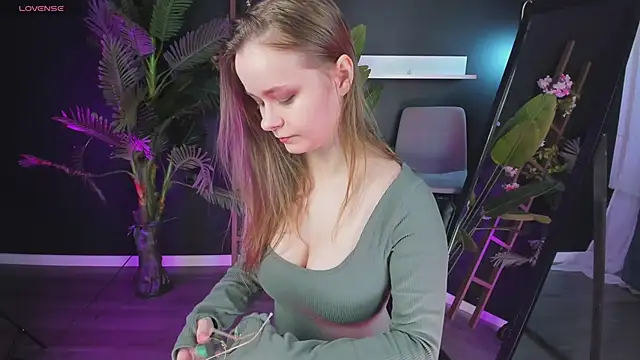 Snapshot of CassieCool chatting on March 12, 8:52 pm CassieCool online show from March 12, 8:52 pm