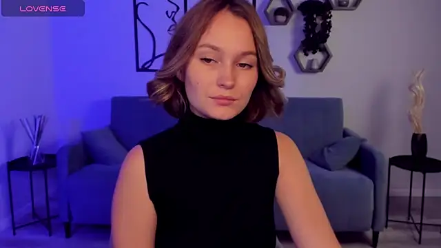 Snapshot of BritnieCute chatting on October 7, 4:53 am BritnieCute online show from October 7, 4:53 am