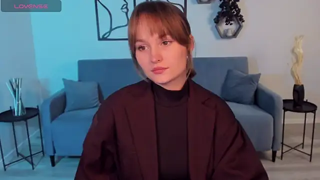 Snapshot of BritnieCute chatting on October 17, 5:10 am BritnieCute online show from October 17, 5:10 am