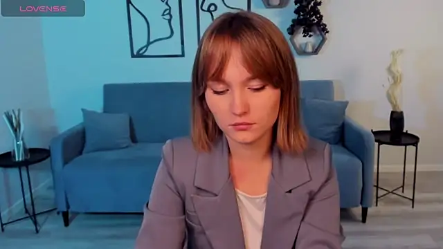 Snapshot of BritnieCute chatting on October 22, 5:19 am BritnieCute online show from October 22, 5:19 am