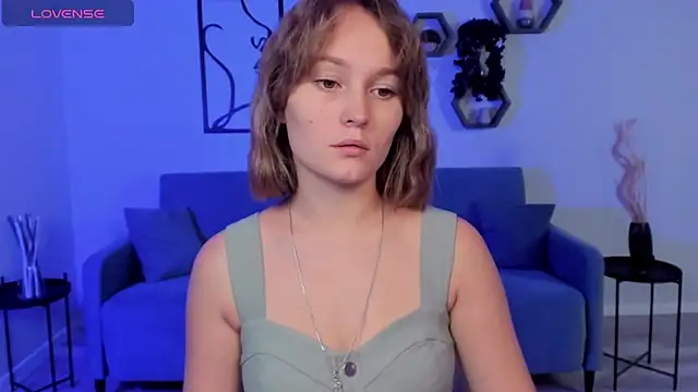 Snapshot of BritnieCute chatting on October 30, 6:59 am BritnieCute online show from October 30, 6:59 am