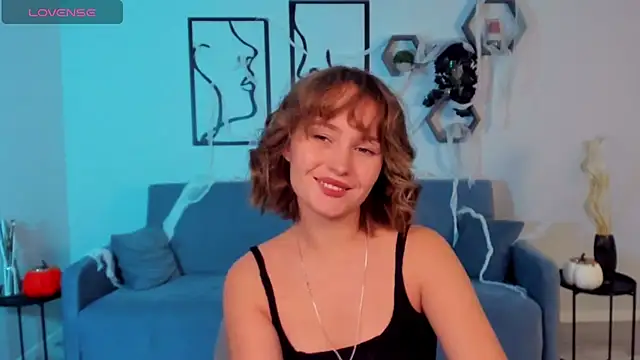 Snapshot of BritnieCute chatting on November 3, 4:36 am BritnieCute online show from November 3, 4:36 am