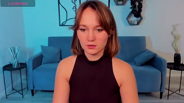 Snapshot of BritnieCute chatting on November 10, 5:39 am BritnieCute online show from November 10, 5:39 am