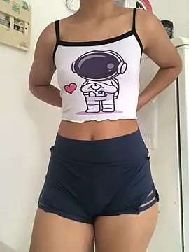 liviaduarte08 online show from March 8, 3:45 pm