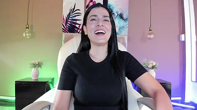 BellaClaiir online show from October 6, 1:52 pm