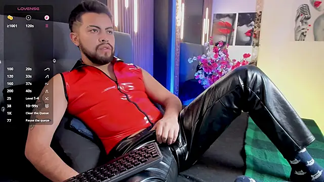 LuccaMallard online show from June 29, 11:49 pm