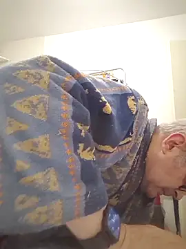 Snapshot of Bretoncool chatting on November 15, 1:29 pm Bretoncool online show from November 15, 1:29 pm