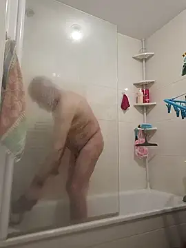 Snapshot of Bretoncool chatting on December 19, 5:31 pm Bretoncool online show from December 19, 5:31 pm