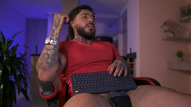 LeoSalvatore  online show from November 11, 5:29 am