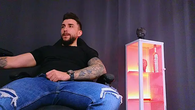 MightyAaron66 online show from January 20, 2:25 pm