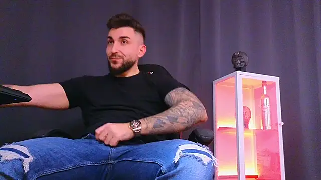 MightyAaron66 online show from January 22, 2:35 pm