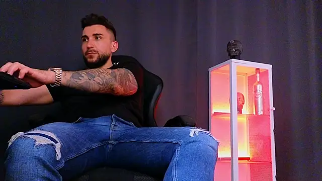 MightyAaron66 online show from January 29, 10:01 pm