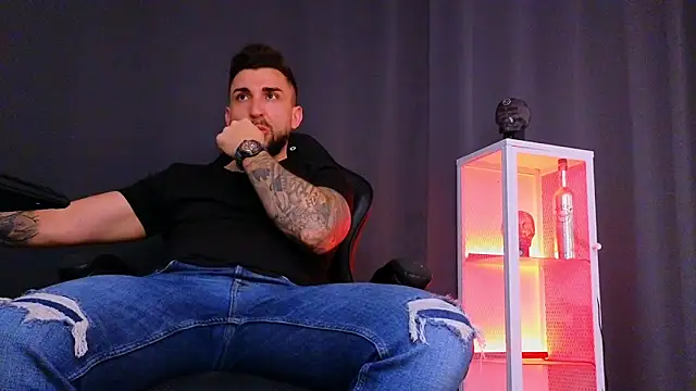 MightyAaron66 online show from January 31, 6:46 am