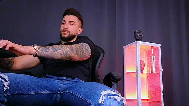 MightyAaron66 online show from January 31, 3:55 pm