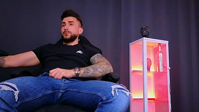 MightyAaron66 online show from January 31, 6:57 pm