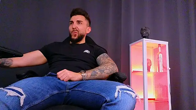 MightyAaron66 online show from February 1, 10:05 am