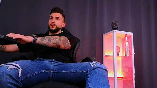 MightyAaron66 online show from February 2, 6:10 pm