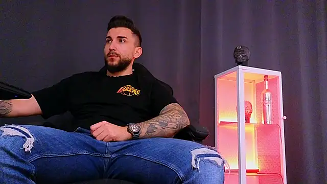 MightyAaron66 online show from February 3, 6:56 am
