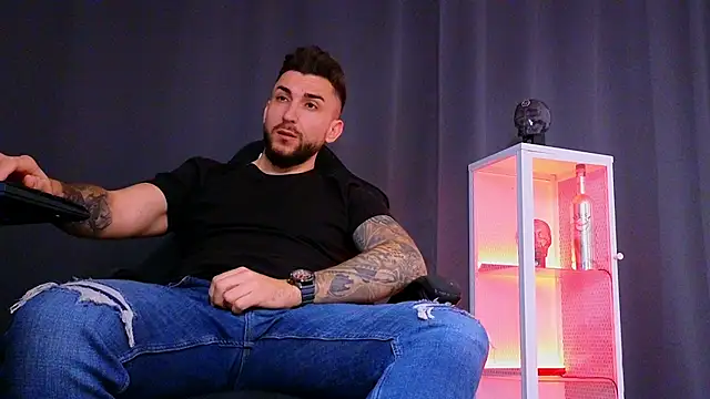MightyAaron66 online show from February 11, 5:47 am