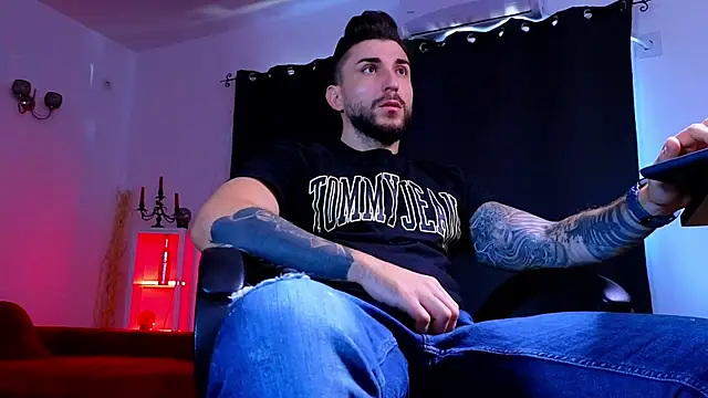 MightyAaron66 online show from September 24, 6:06 am