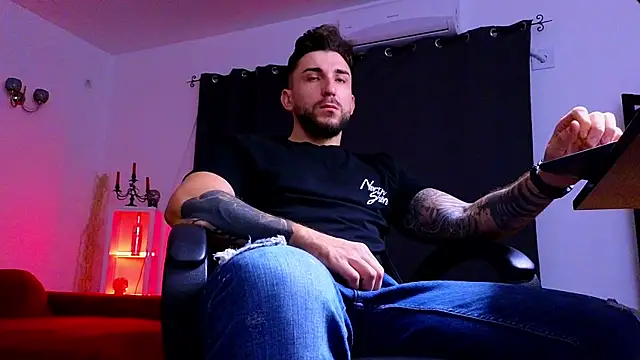 MightyAaron66 online show from October 1, 1:33 am