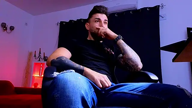 MightyAaron66 online show from October 4, 3:48 am