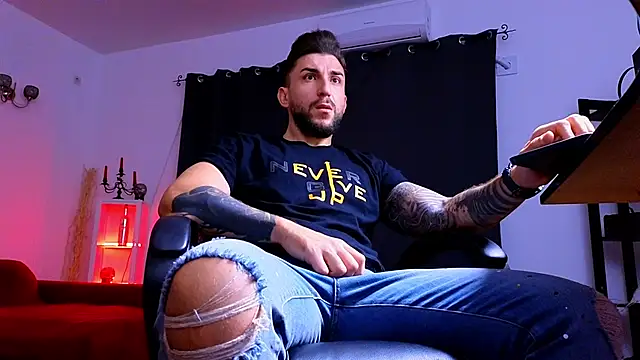 MightyAaron66 online show from October 6, 2:31 am