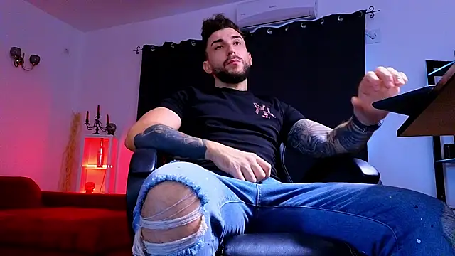 MightyAaron66 online show from October 9, 5:16 am