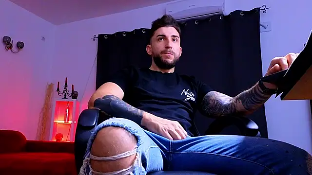 MightyAaron66 online show from October 27, 4:38 am