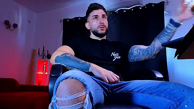 MightyAaron66 online show from October 28, 9:57 am