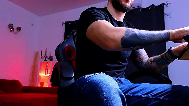 MightyAaron66 online show from November 13, 4:44 am