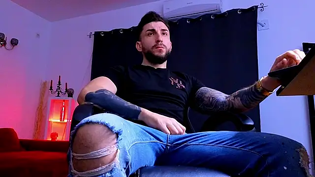 Snapshot of MightyAaron66 chatting on February 11, 5:34 am MightyAaron66 online show from February 11, 5:34 am