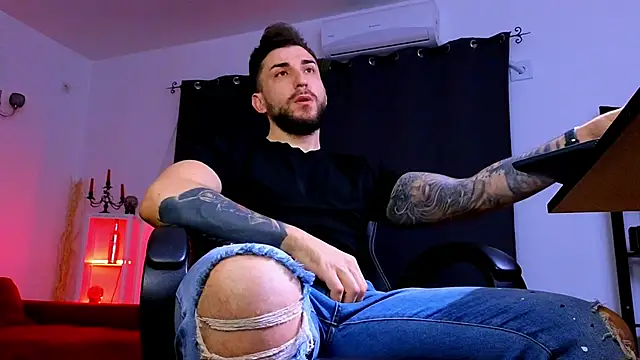 Snapshot of MightyAaron66 chatting on February 13, 3:24 am MightyAaron66 online show from February 13, 3:24 am